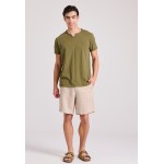 T-shirt με λαιμό henley και raw cuts - The essenti