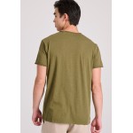 T-shirt με λαιμό henley και raw cuts - The essenti
