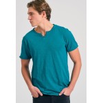 T-shirt με λαιμό henley και raw cuts - The essenti