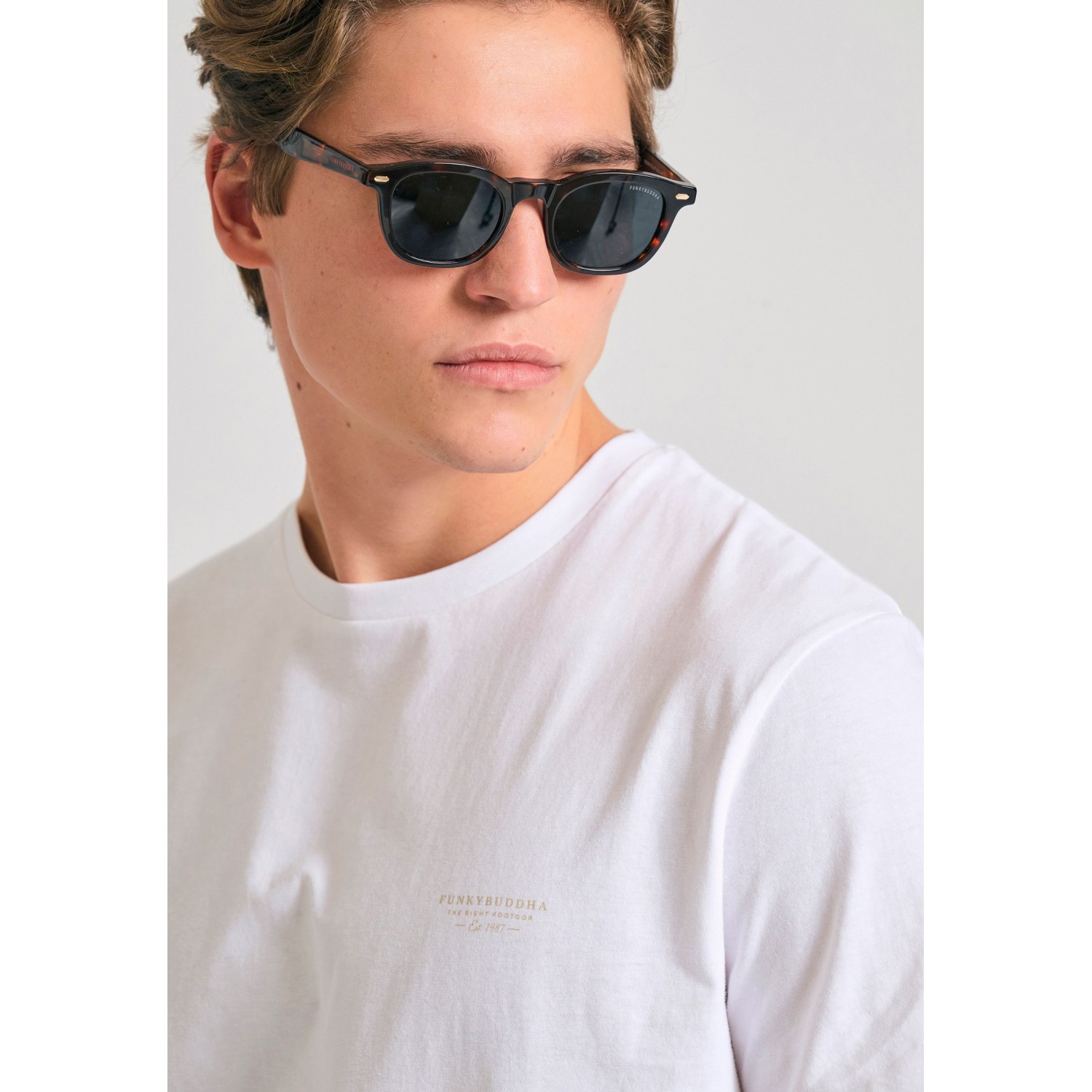T-shirt με στρογγυλή λαιμόκοψη - The essentials
