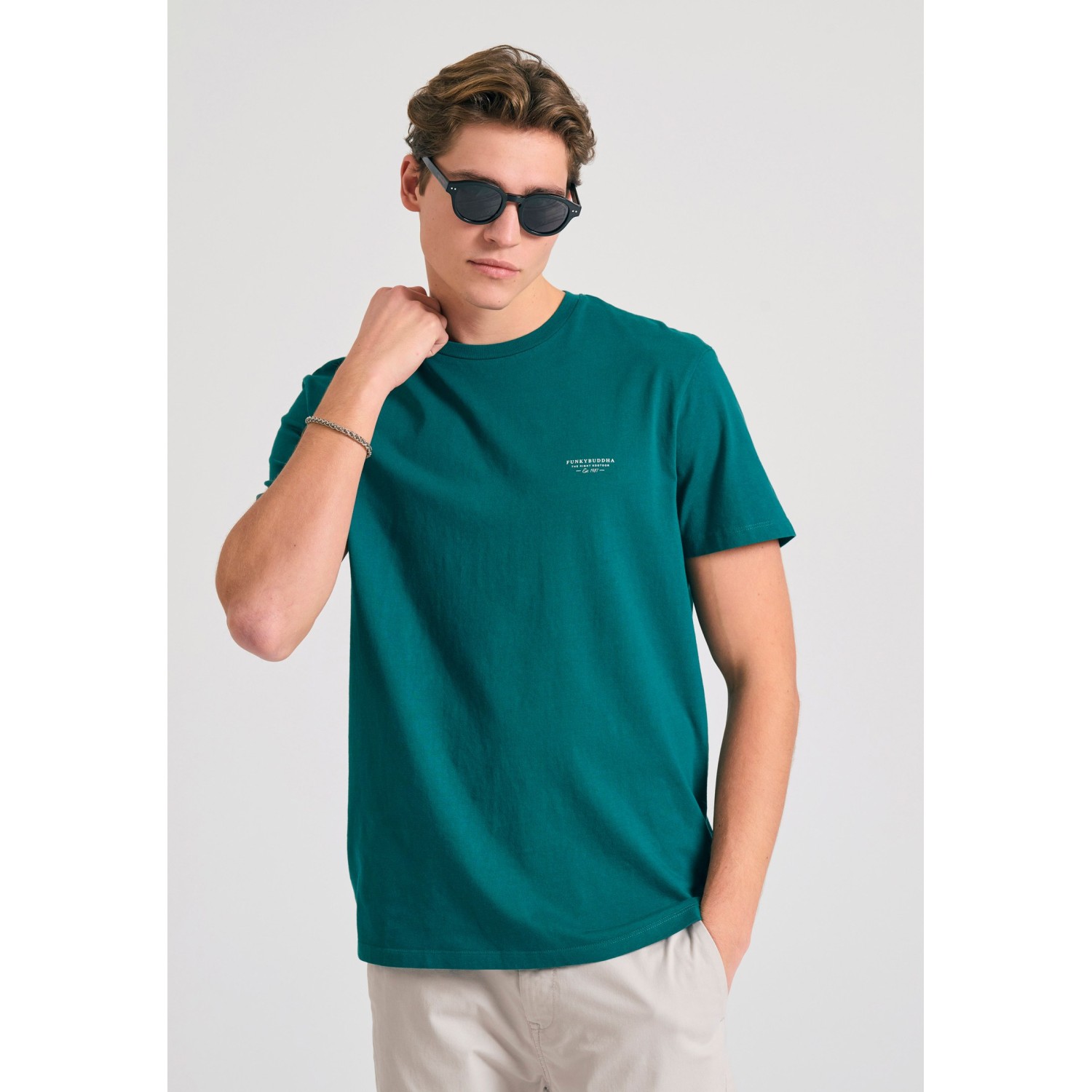 T-shirt με στρογγυλή λαιμόκοψη - The essentials