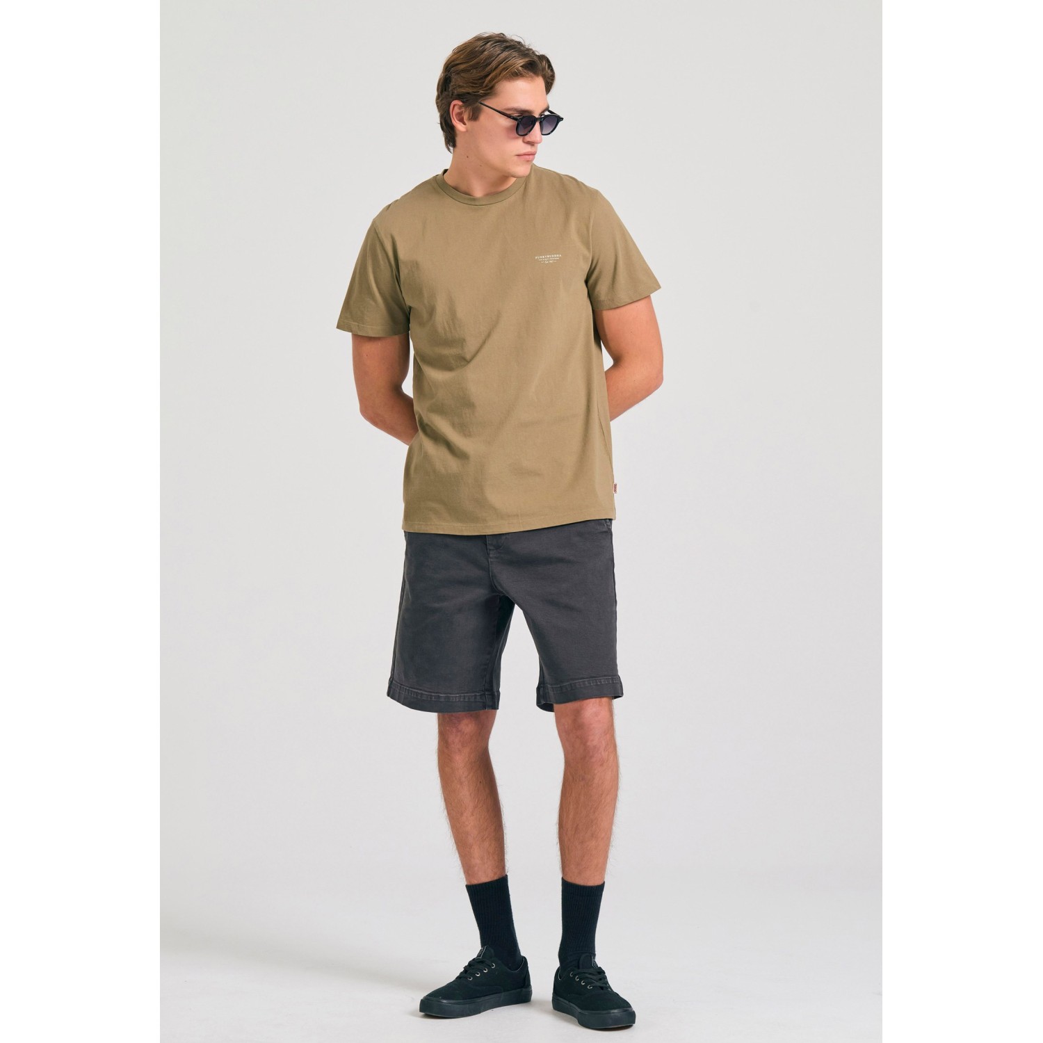 T-shirt με στρογγυλή λαιμόκοψη - The essentials
