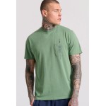 T-shirt με τύπωμα και τσέπη στο στήθος T-shirt με τύπωμα και τσέπη στο στήθος