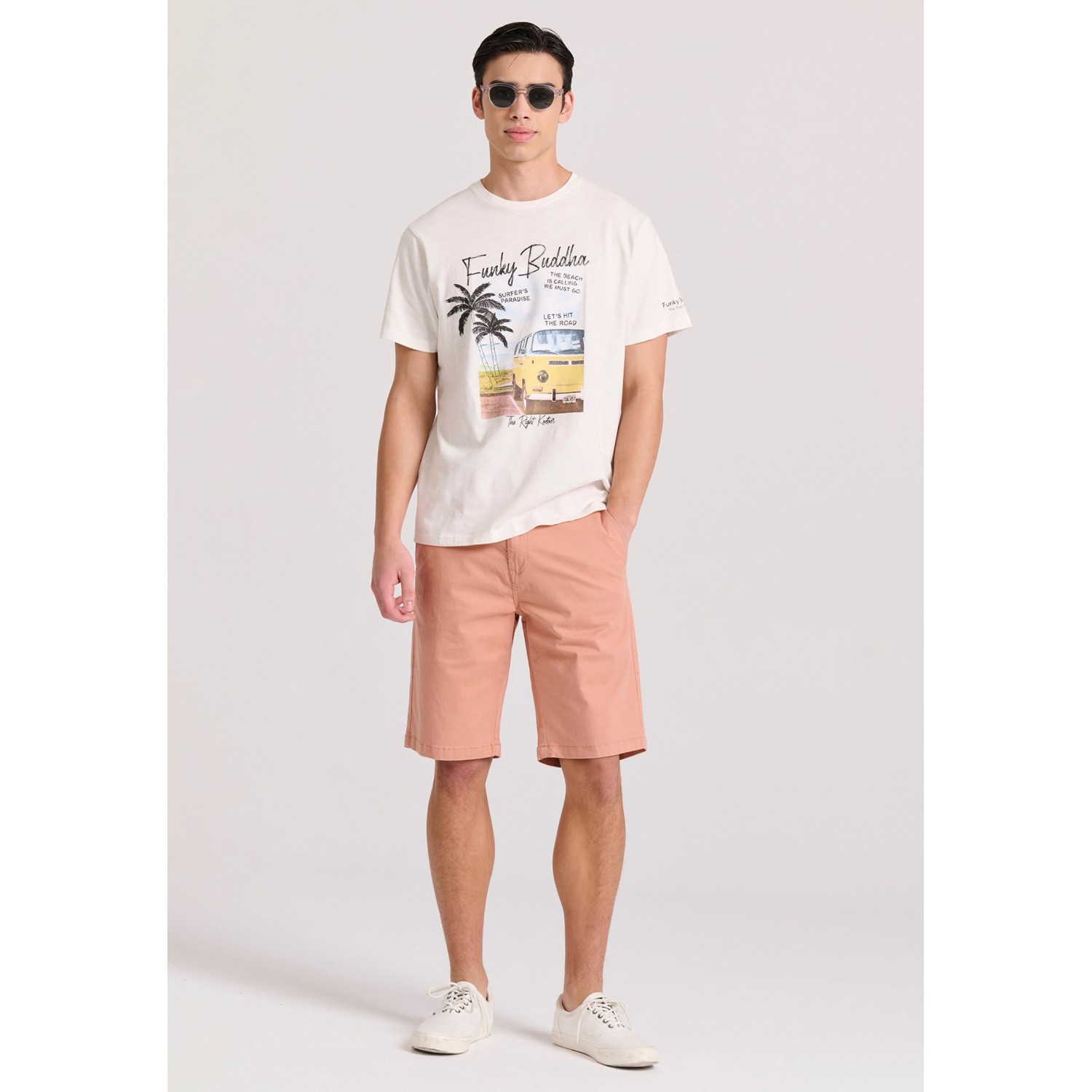 T-shirt με τύπωμα σε vintage look T-shirt με τύπωμα σε vintage look