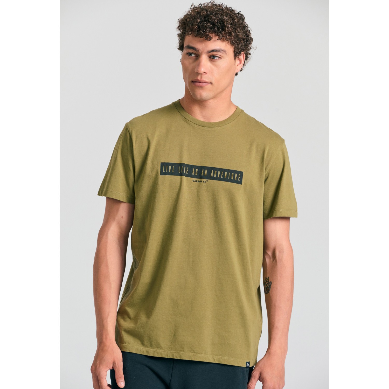 T-shirt με τύπωμα στο στήθος Garage 55.