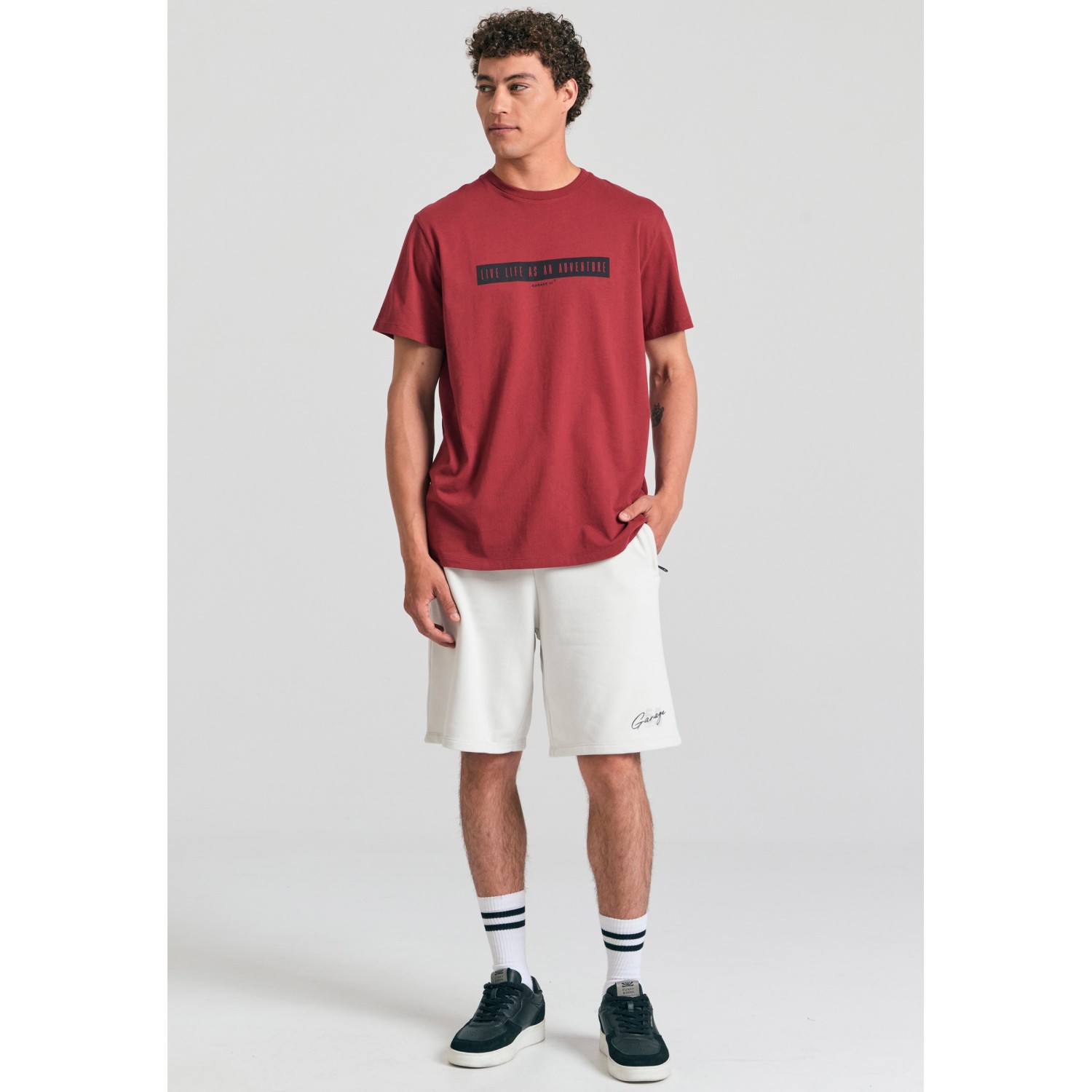 T-shirt με τύπωμα στο στήθος Garage 55.