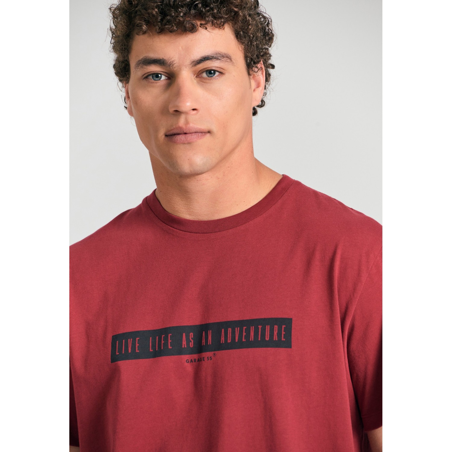 T-shirt με τύπωμα στο στήθος Garage 55.