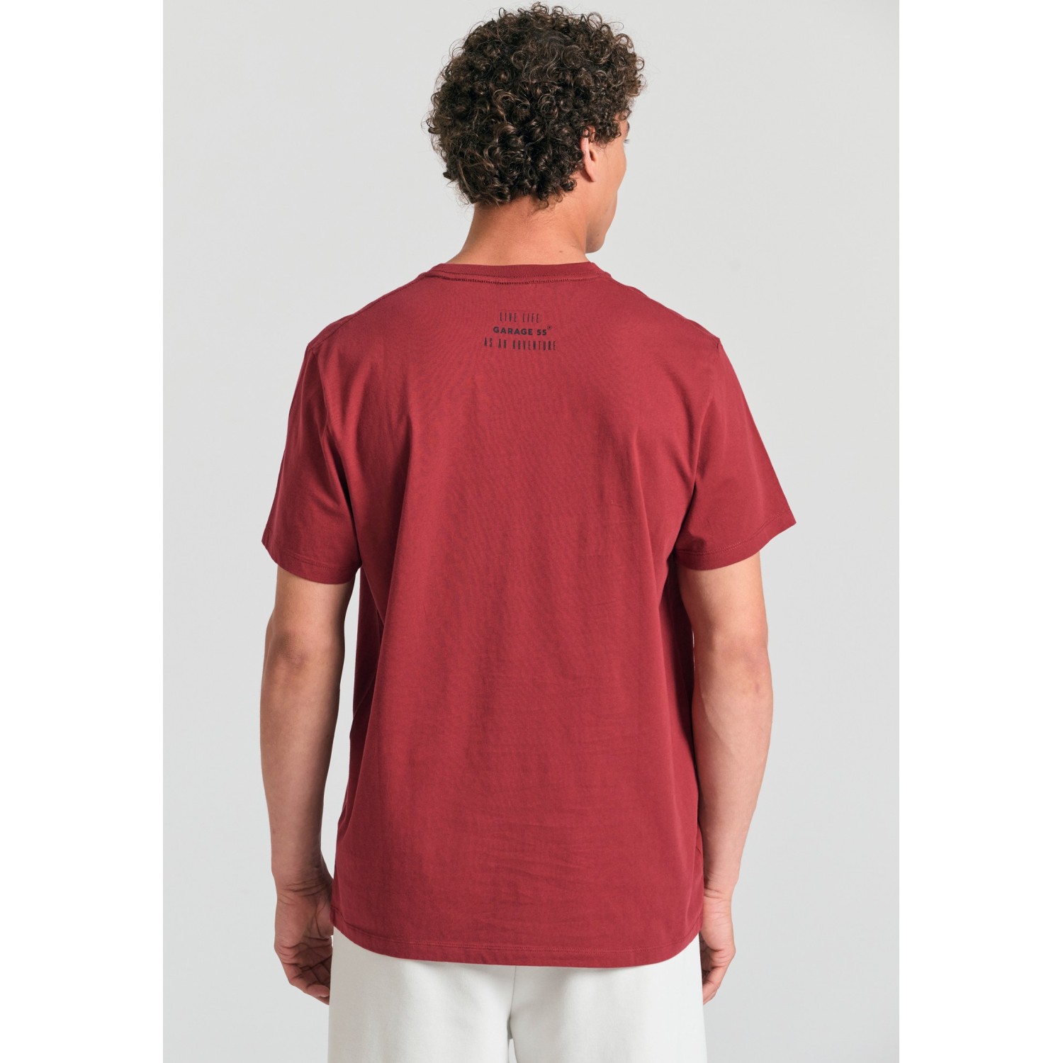 T-shirt με τύπωμα στο στήθος Garage 55.