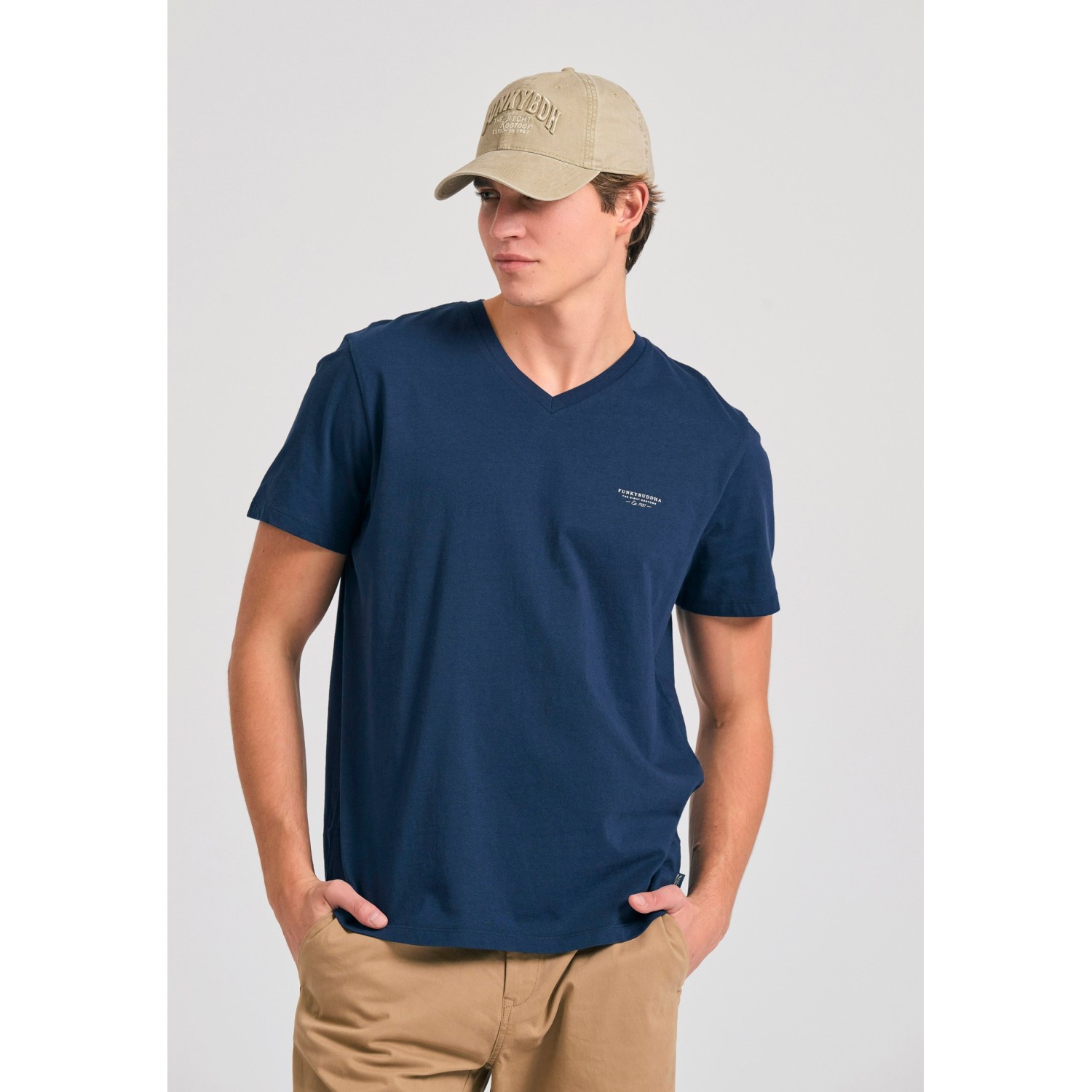 V-neck t-shirt με logo στο στήθος
