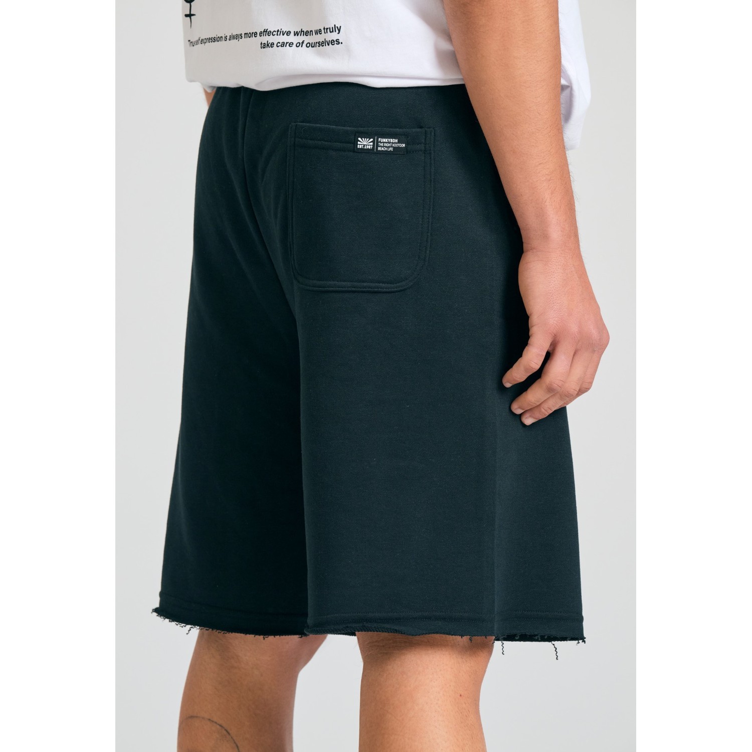 Wide leg fit αθλητική βερμούδα με branded τύπωμα