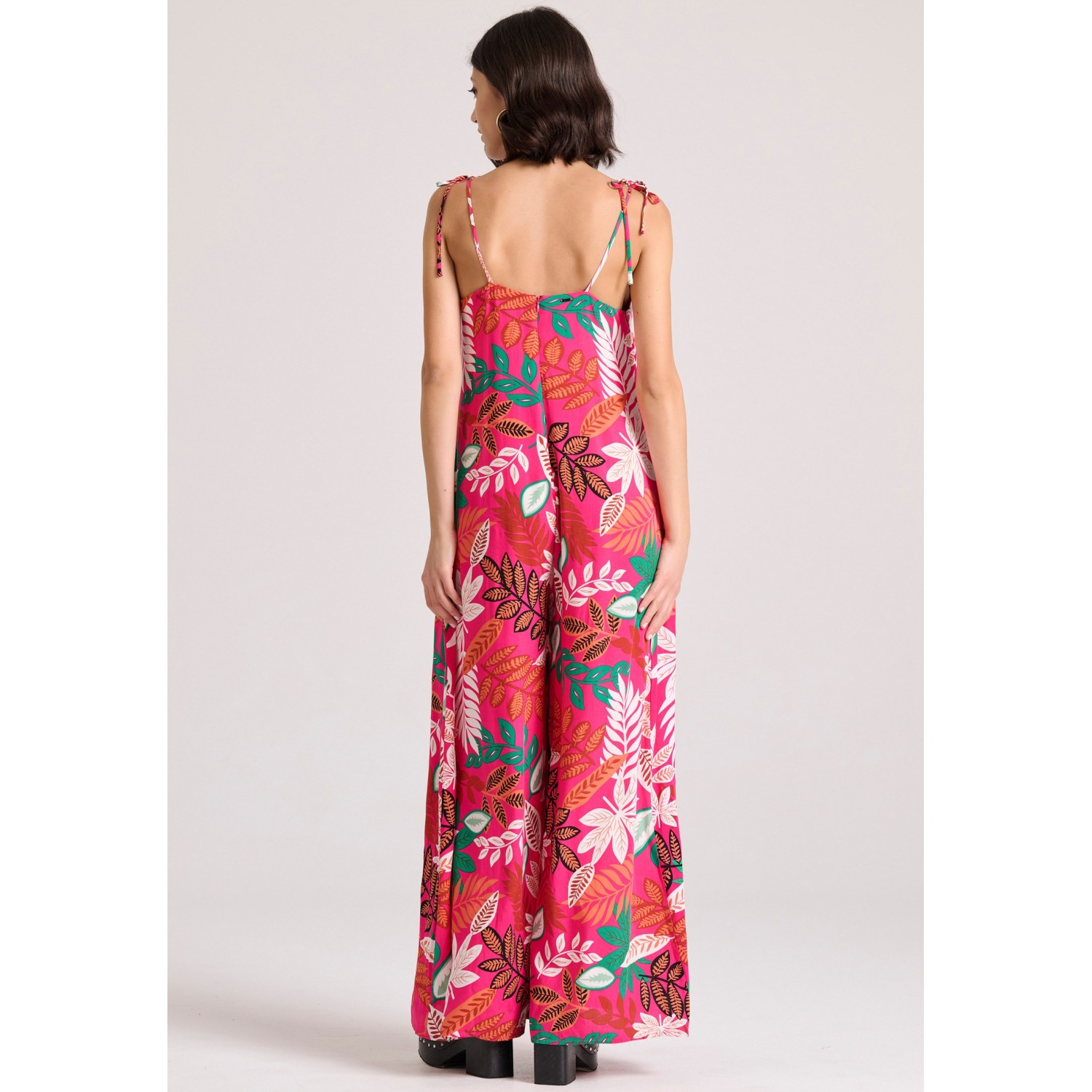 Wide leg fit ολόσωμη φόρμα με all over τύπωμα