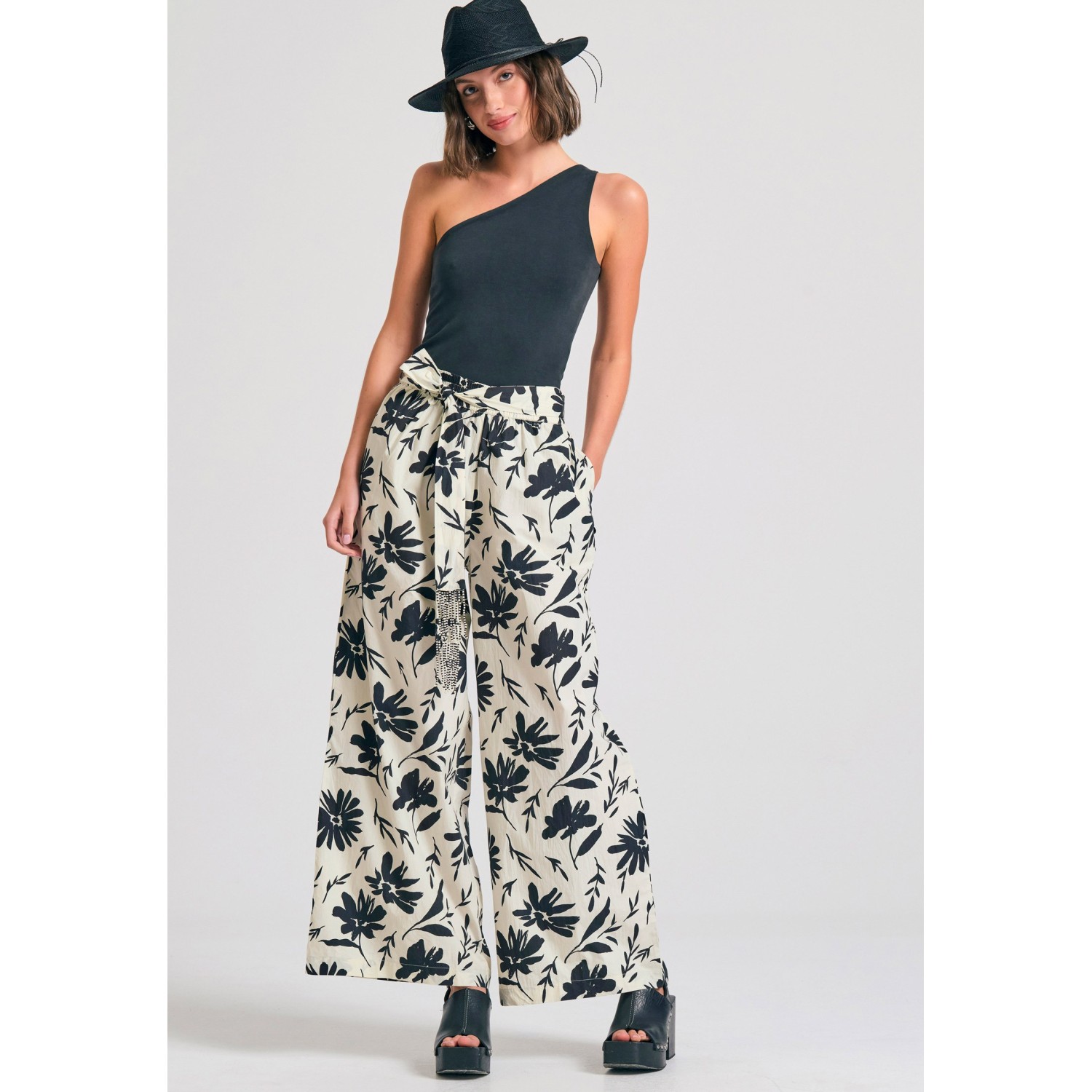 Wide leg εμπριμέ παντελόνα με exotic τύπωμα