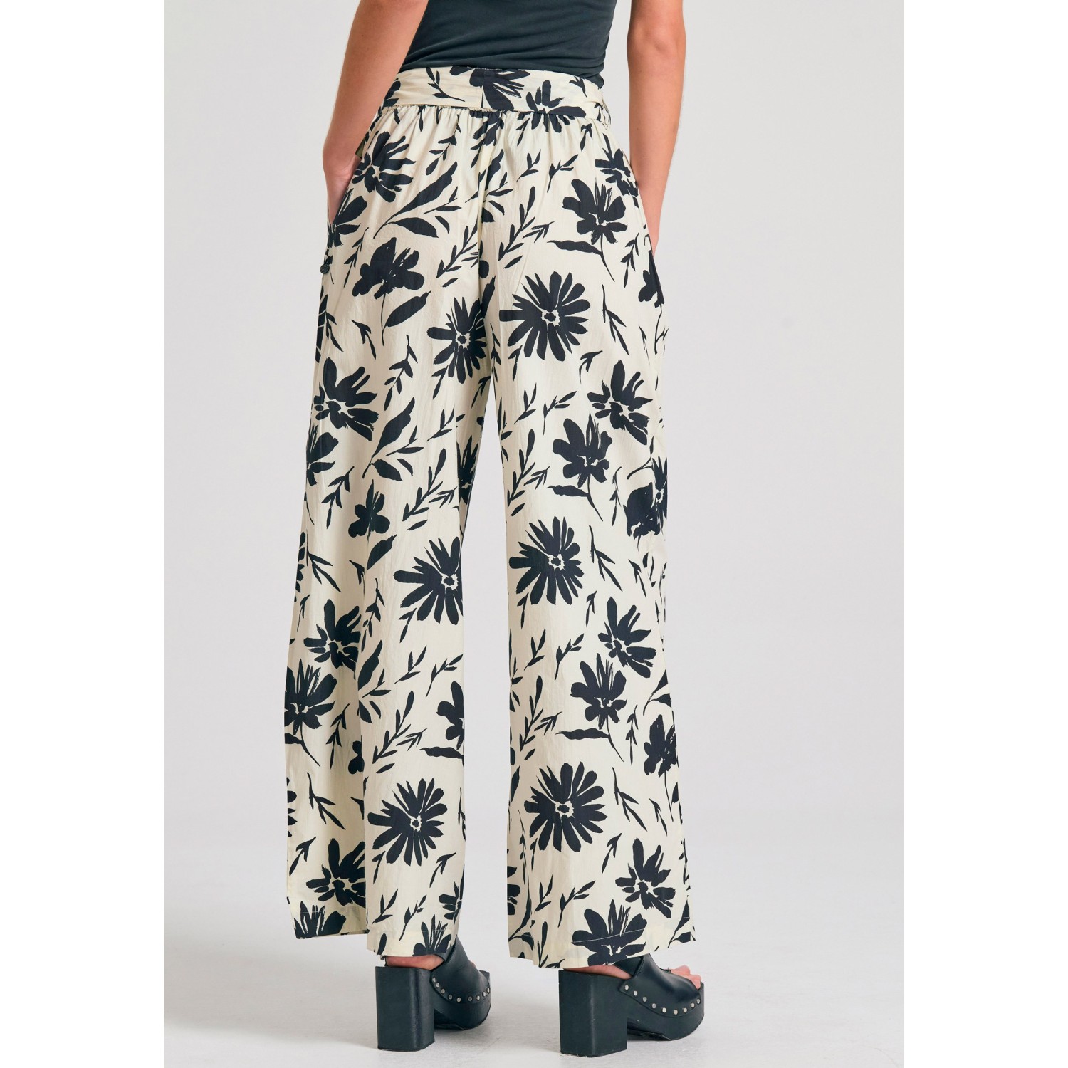 Wide leg εμπριμέ παντελόνα με exotic τύπωμα