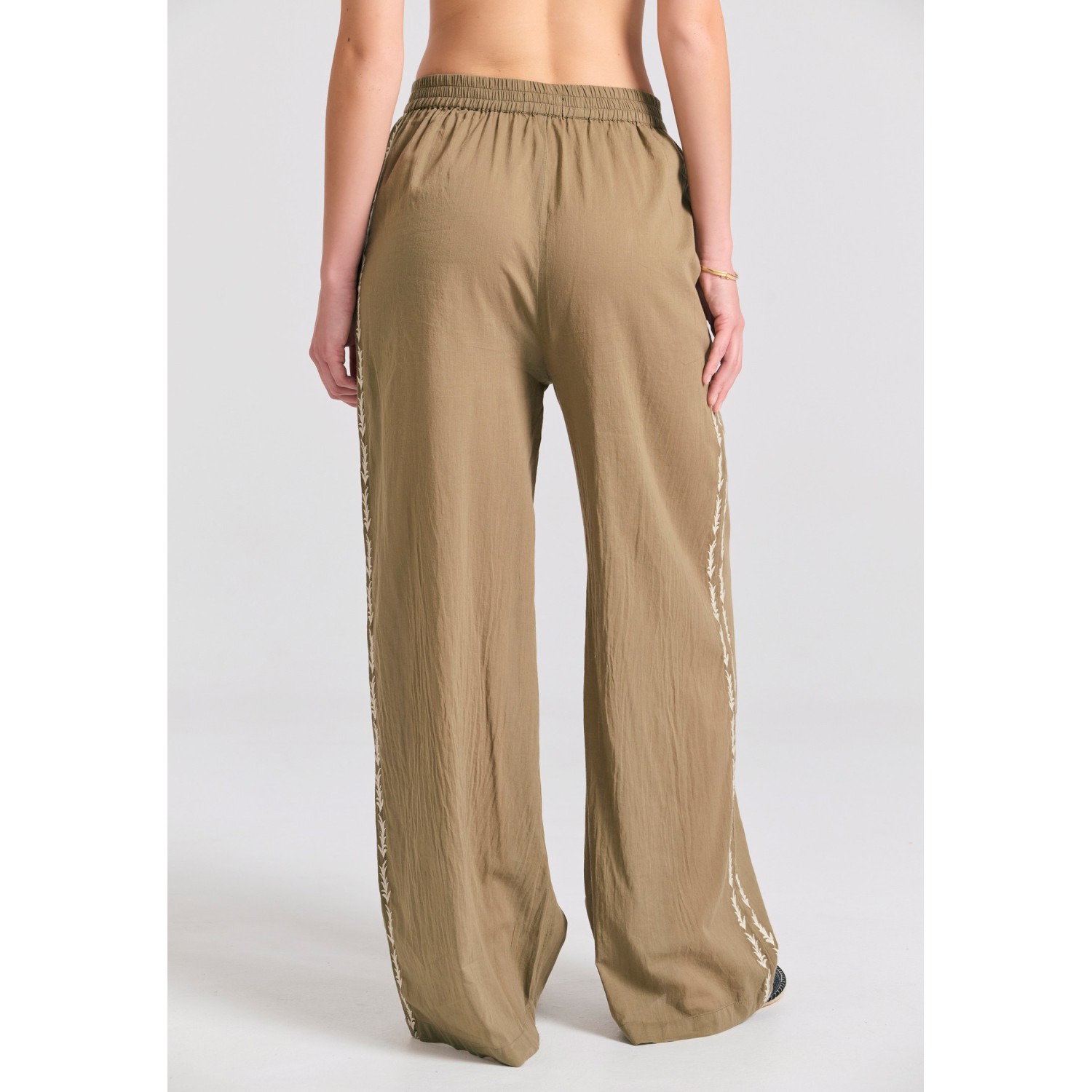 Wide leg παντελόνα με πλαϊνό κέντημα
