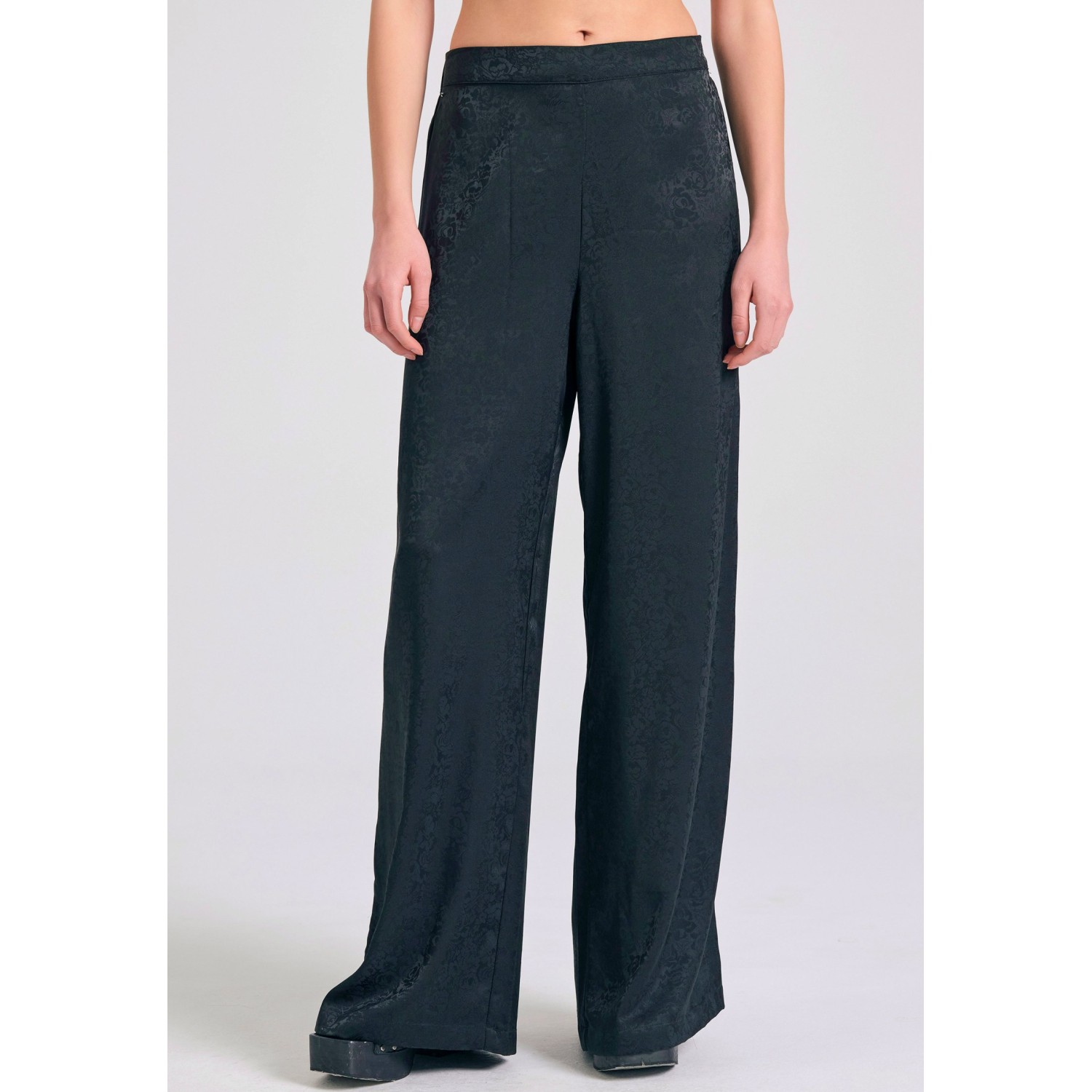 Wide leg παντελόνα σε ζακάρ ύφανση