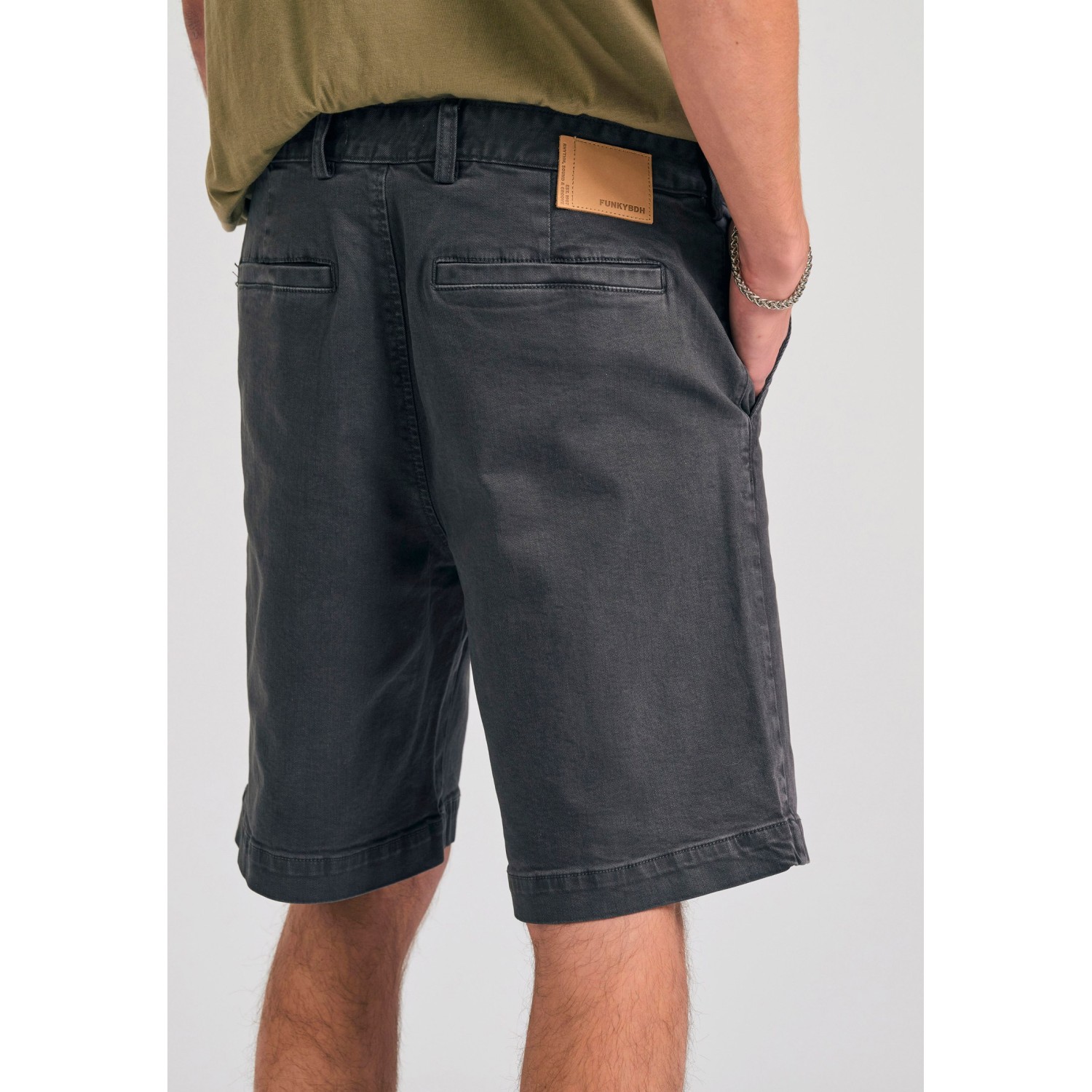 Ανδρική comfort fit garment dyed τζιν βερμούδα