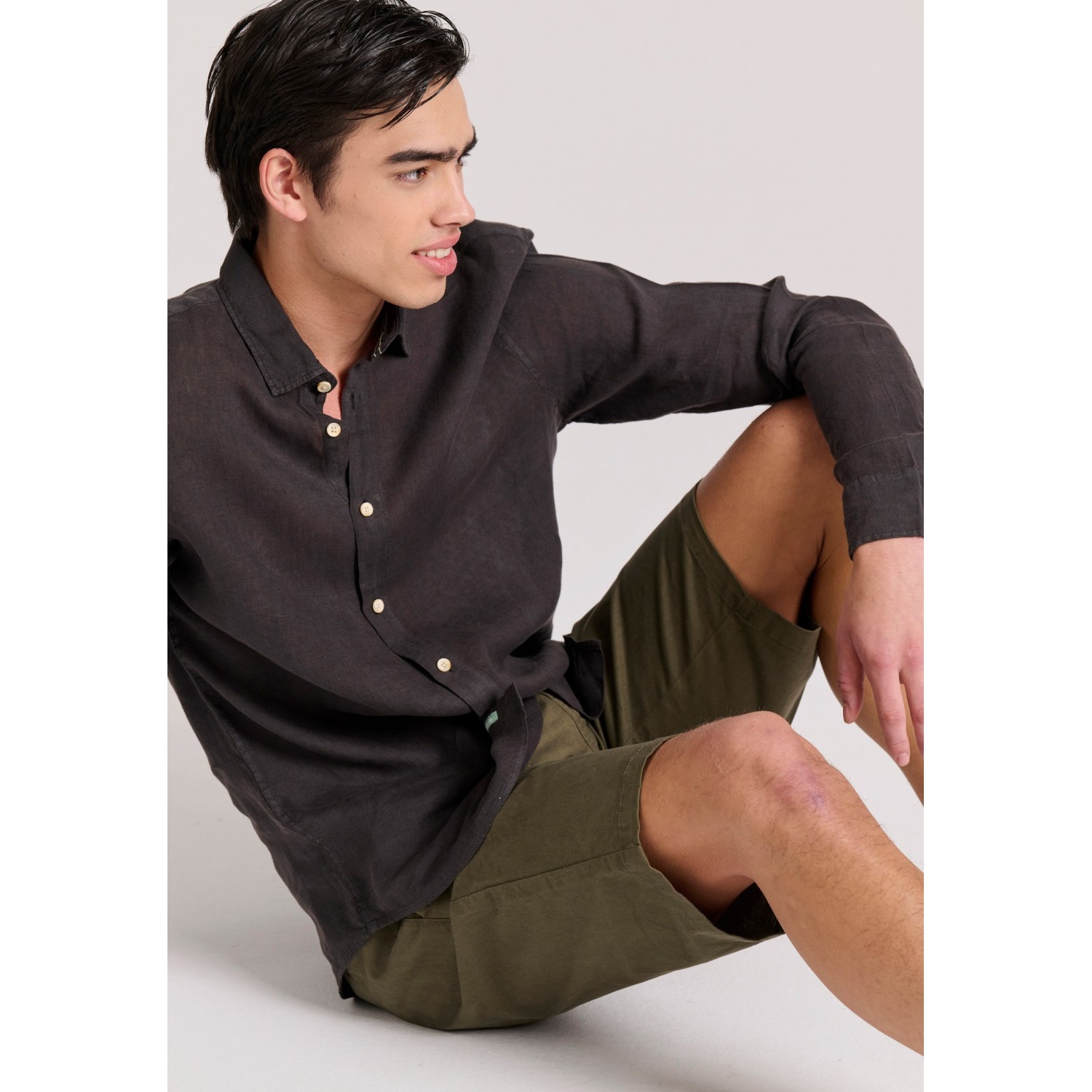 Ανδρική βερμούδα chino - The essentials Ανδρική βερμούδα chino - The essentials
