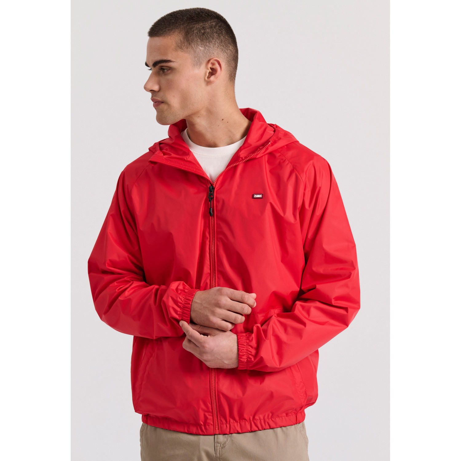 Ανδρικό lightweight μπουφάν με κουκούλα Ανδρικό lightweight μπουφάν με κουκούλα