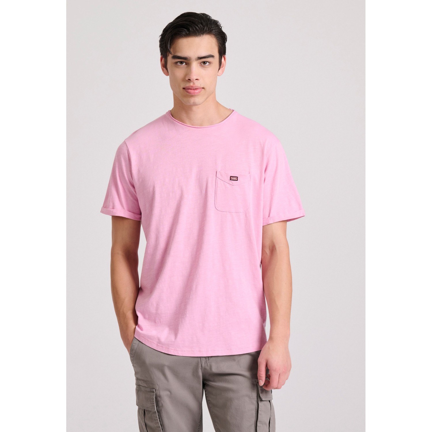 Βαμβακερό t-shirt με τσέπη στο στήθος