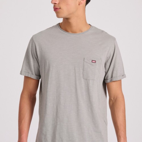 Βαμβακερό t-shirt με τσέπη στο στήθος