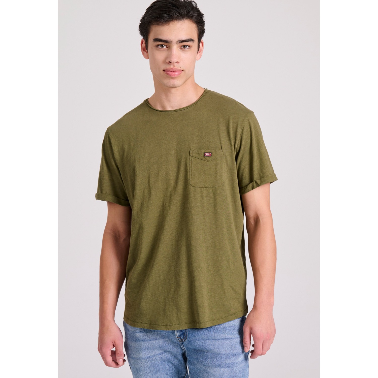 Βαμβακερό t-shirt με τσέπη στο στήθος Βαμβακερό t-shirt με τσέπη στο στήθος