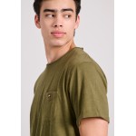 Βαμβακερό t-shirt με τσέπη στο στήθος Βαμβακερό t-shirt με τσέπη στο στήθος