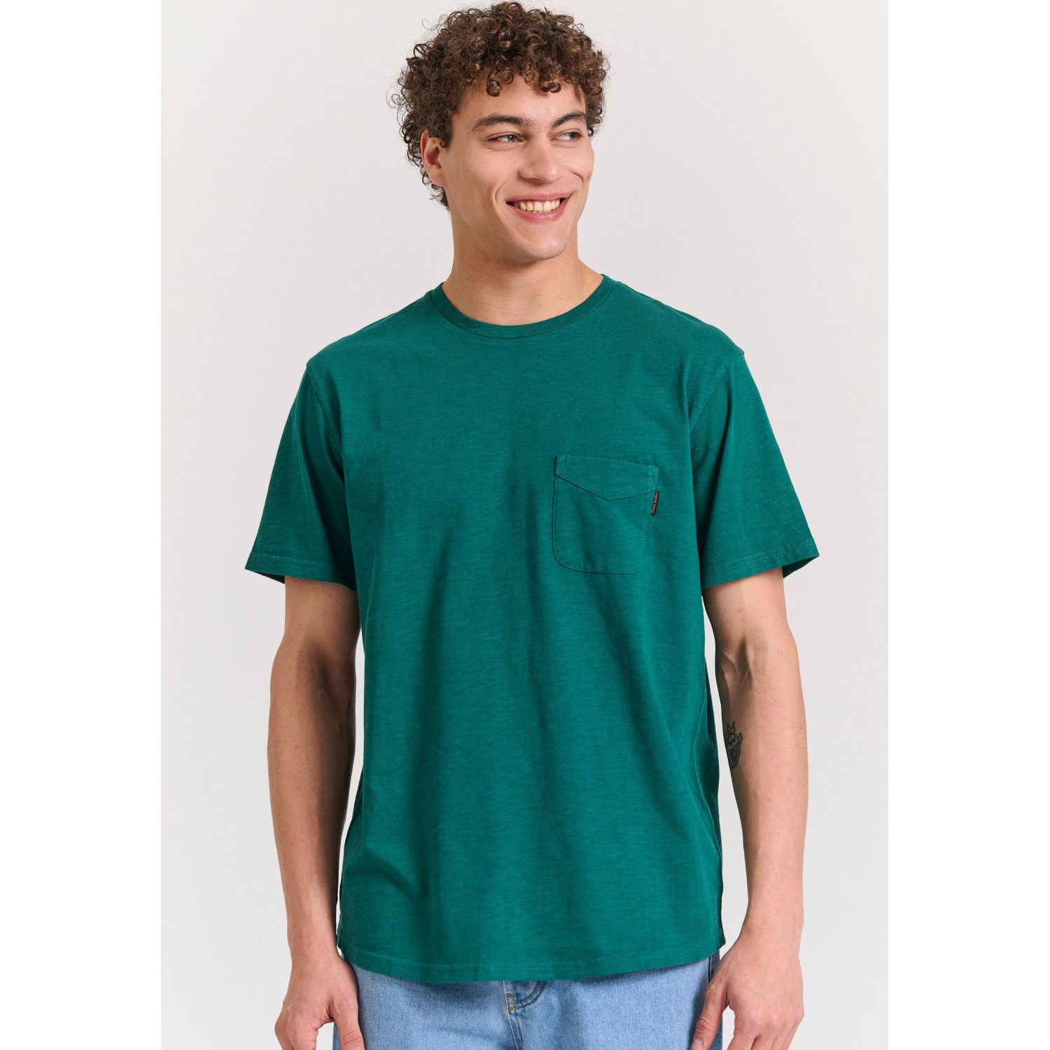Βαμβακερό t-shirt με τσέπη στο στήθος