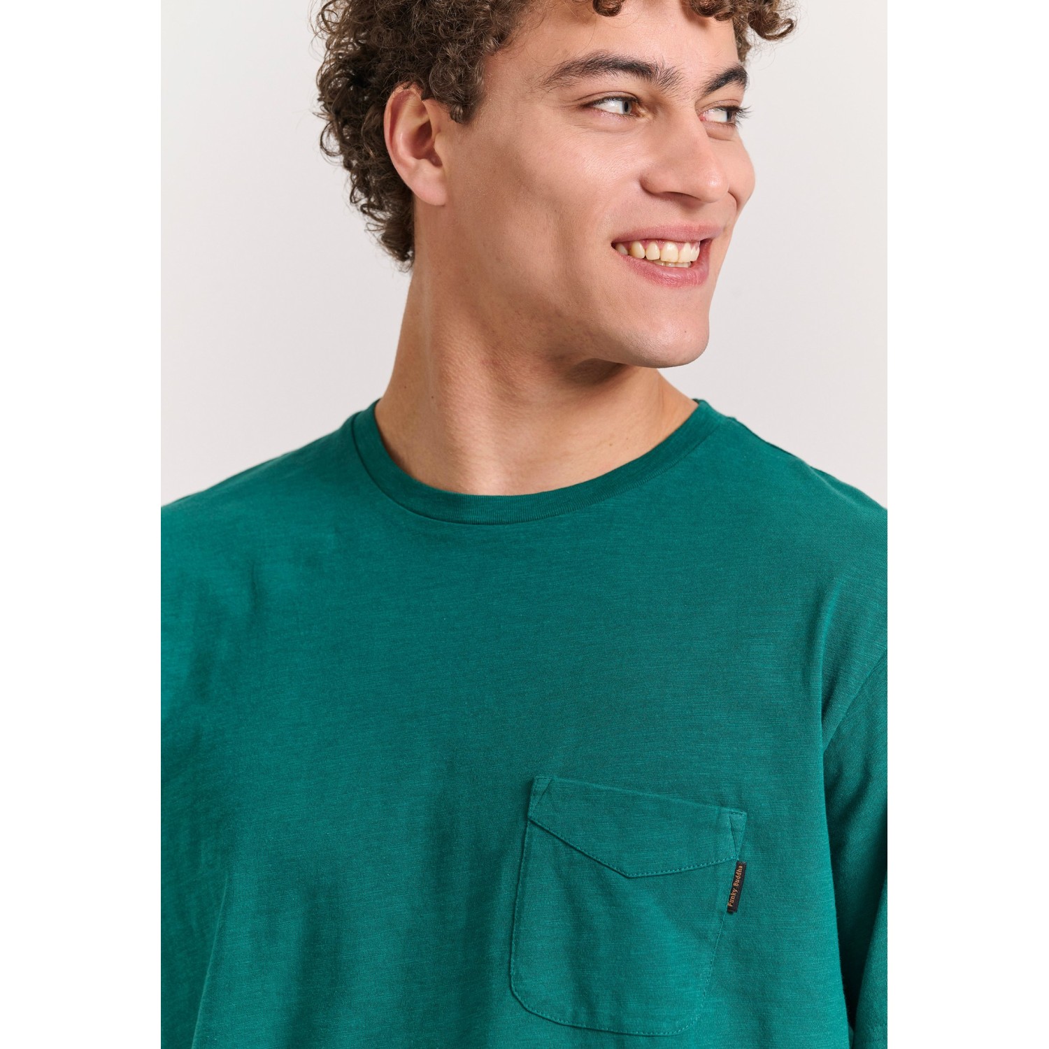 Βαμβακερό t-shirt με τσέπη στο στήθος