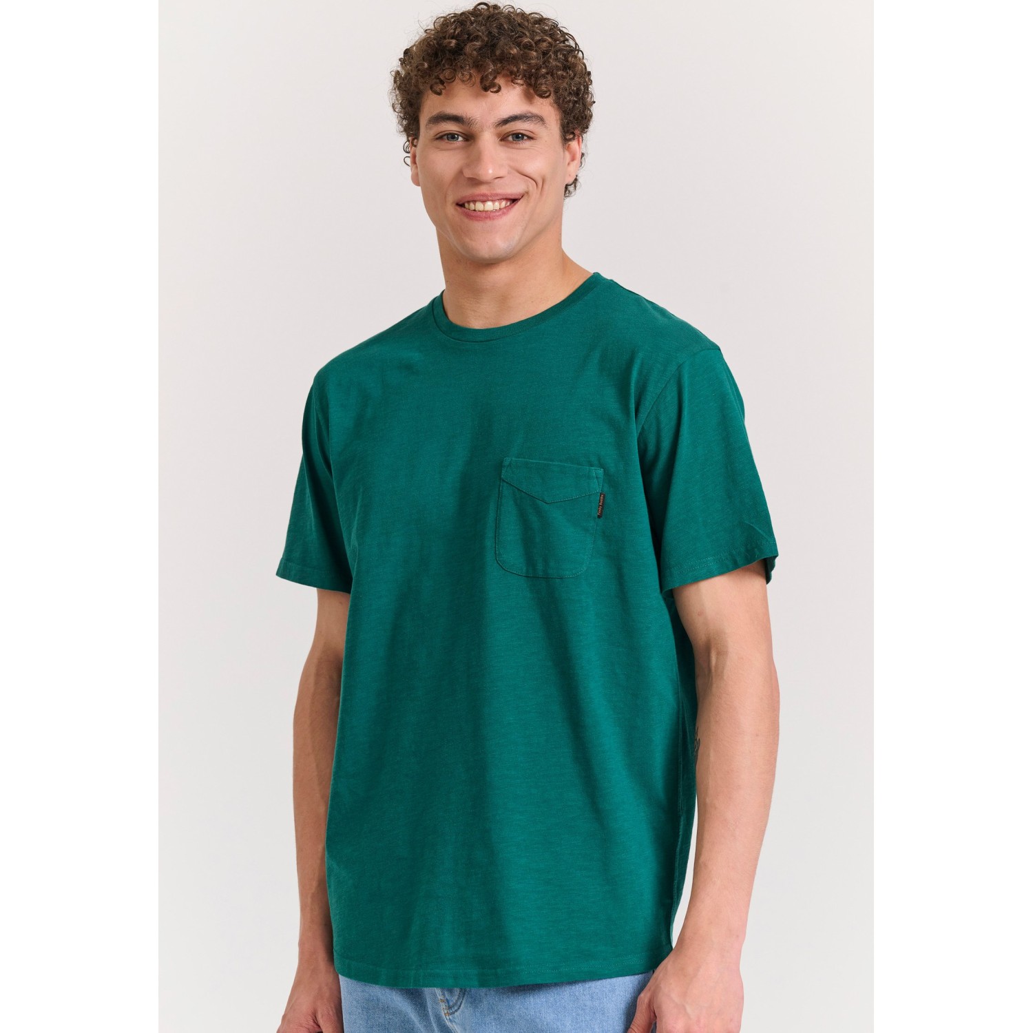 Βαμβακερό t-shirt με τσέπη στο στήθος