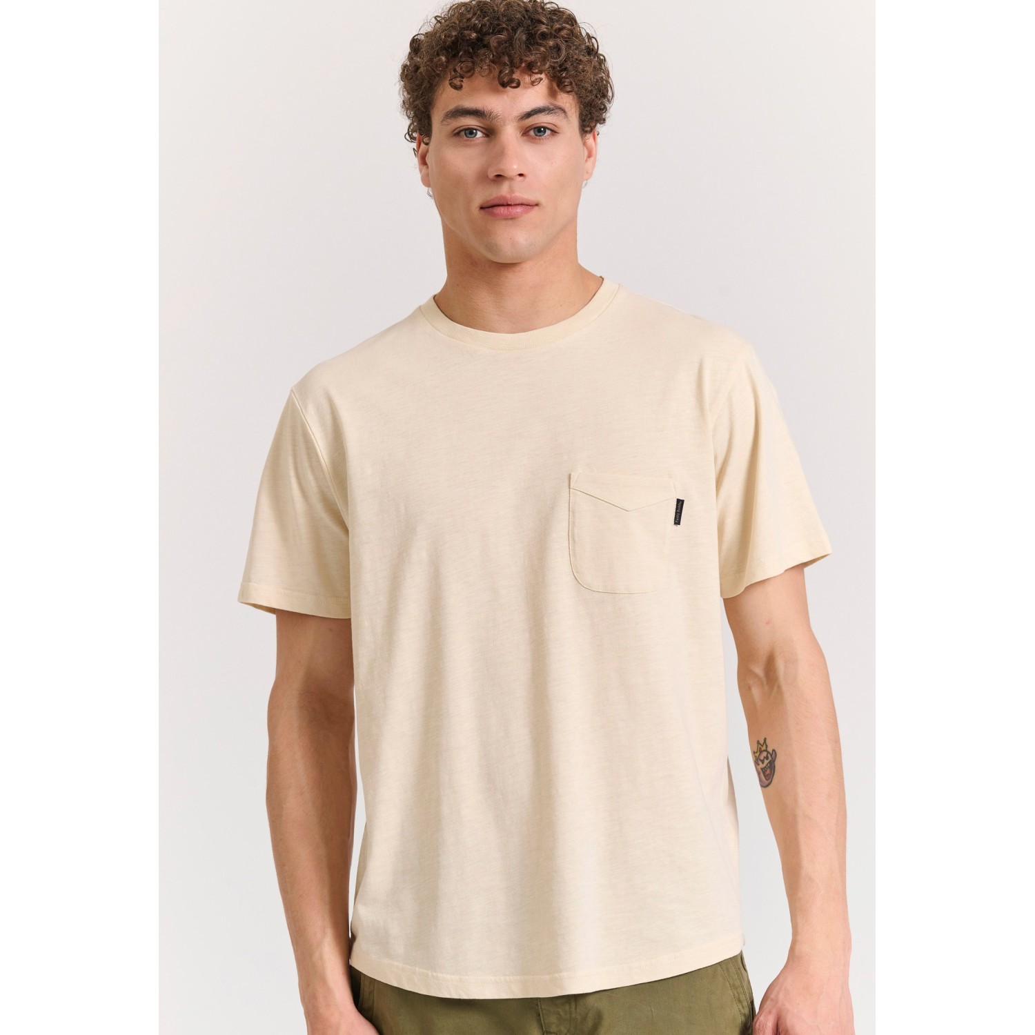 Βαμβακερό t-shirt με τσέπη στο στήθος Βαμβακερό t-shirt με τσέπη στο στήθος