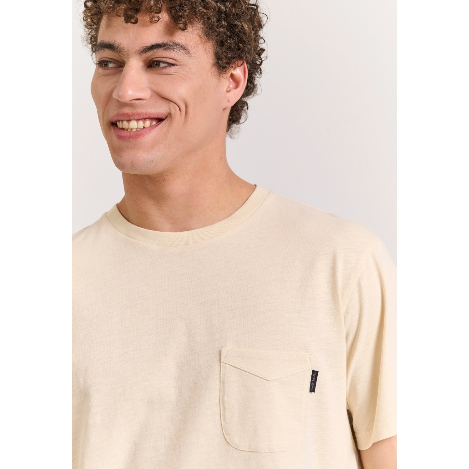 Βαμβακερό t-shirt με τσέπη στο στήθος Βαμβακερό t-shirt με τσέπη στο στήθος