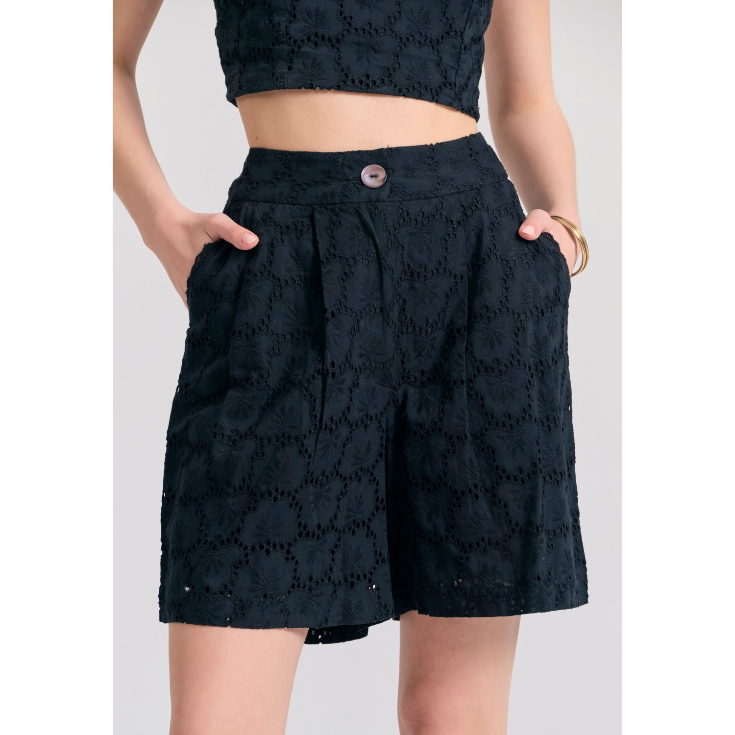Γυναικεία embroidery βερμούδα με πιέτες