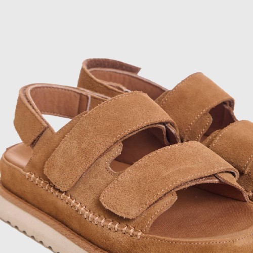 Γυναικεία suede σανδάλια