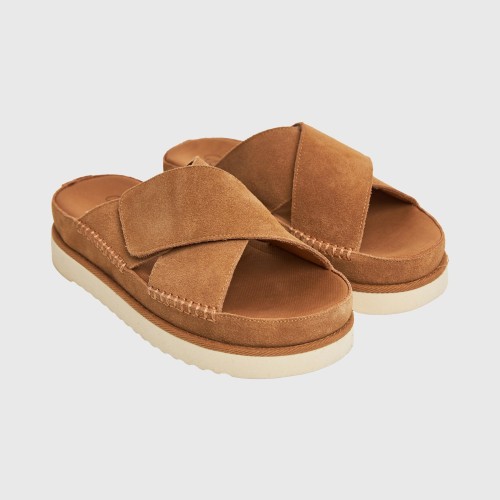 Γυναικεία suede σανδάλια