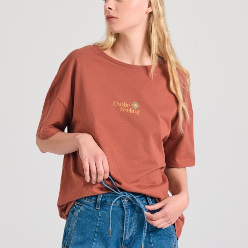 Γυναικείο loose fit t-shirt με exotic τύπωμα στην