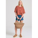 Γυναικείο loose fit t-shirt με exotic τύπωμα στην