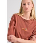 Γυναικείο loose fit t-shirt με exotic τύπωμα στην