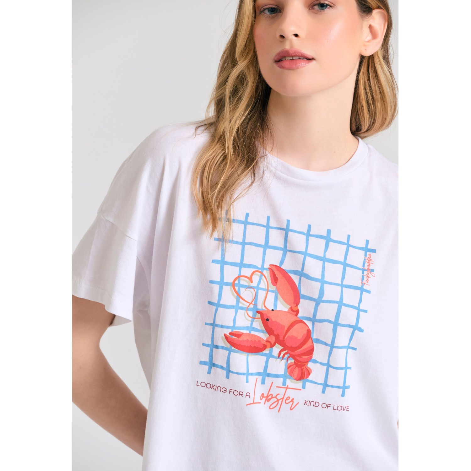 Γυναικείο loose fit t-shirt με frame τύπωμα