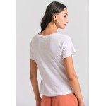Γυναικείο t-shirt με graphic τύπωμα στο στήθος Γυναικείο t-shirt με graphic τύπωμα στο στήθος