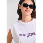 Γυναικείο t-shirt με text artwork τύπωμα στην πλάτ