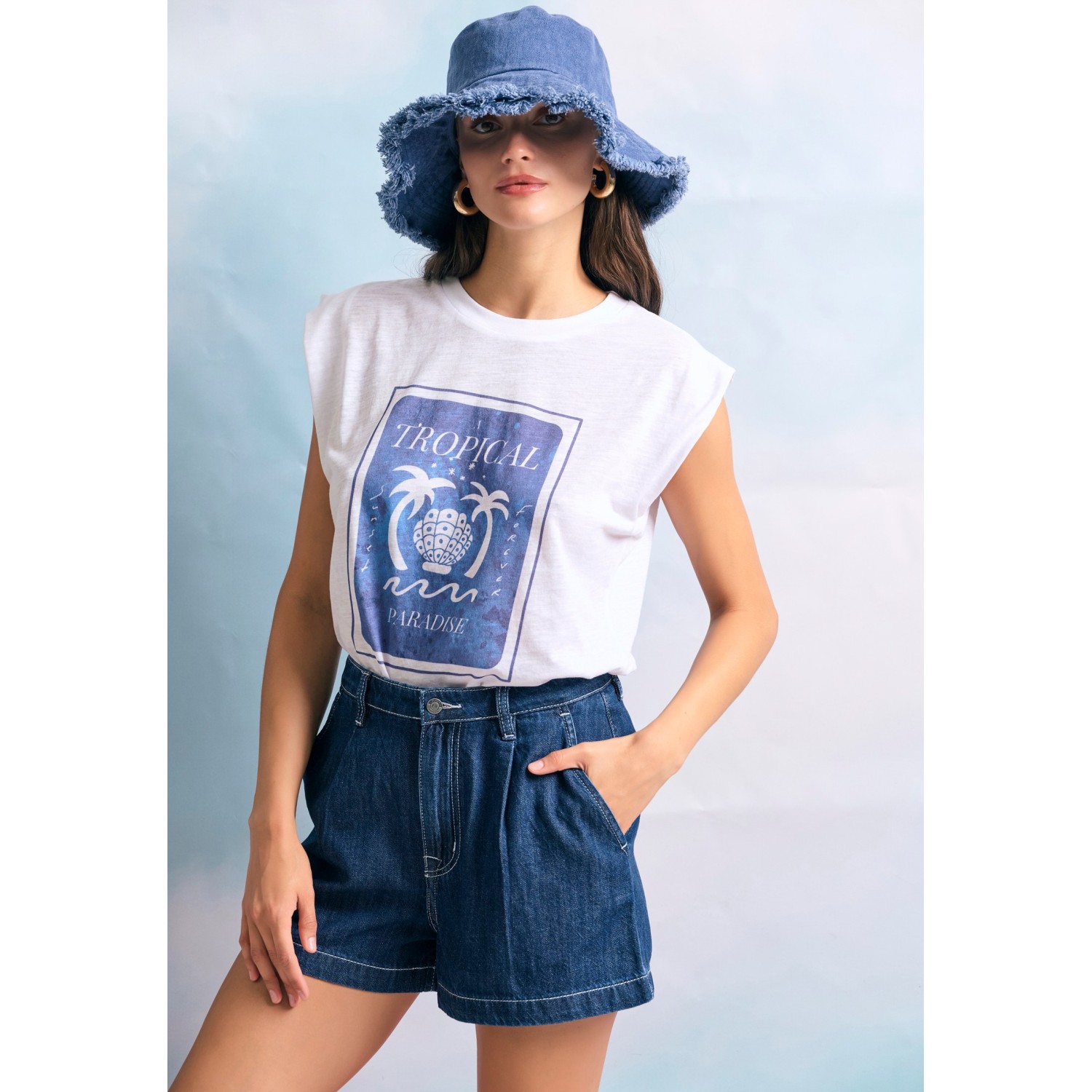 Γυναικείο t-shirt με tropical τύπωμα Γυναικείο t-shirt με tropical τύπωμα
