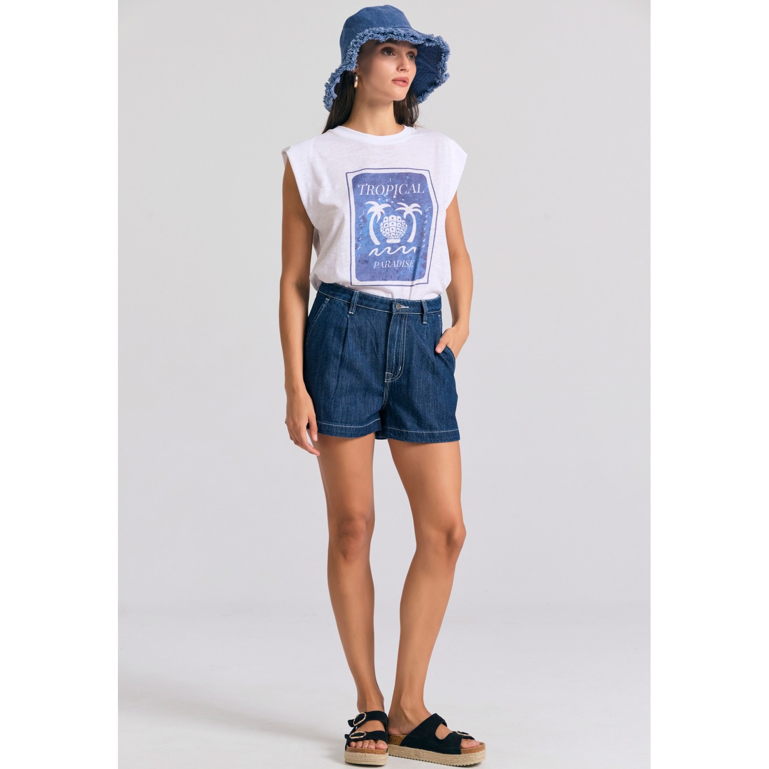 Γυναικείο t-shirt με tropical τύπωμα Γυναικείο t-shirt με tropical τύπωμα