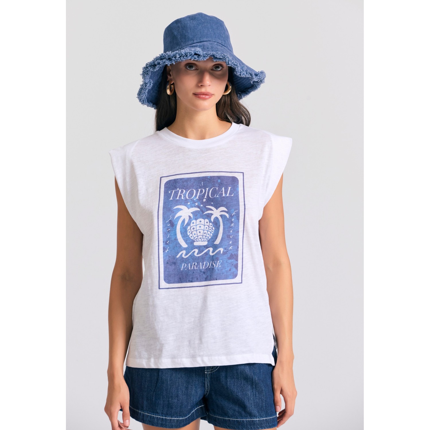 Γυναικείο t-shirt με tropical τύπωμα Γυναικείο t-shirt με tropical τύπωμα