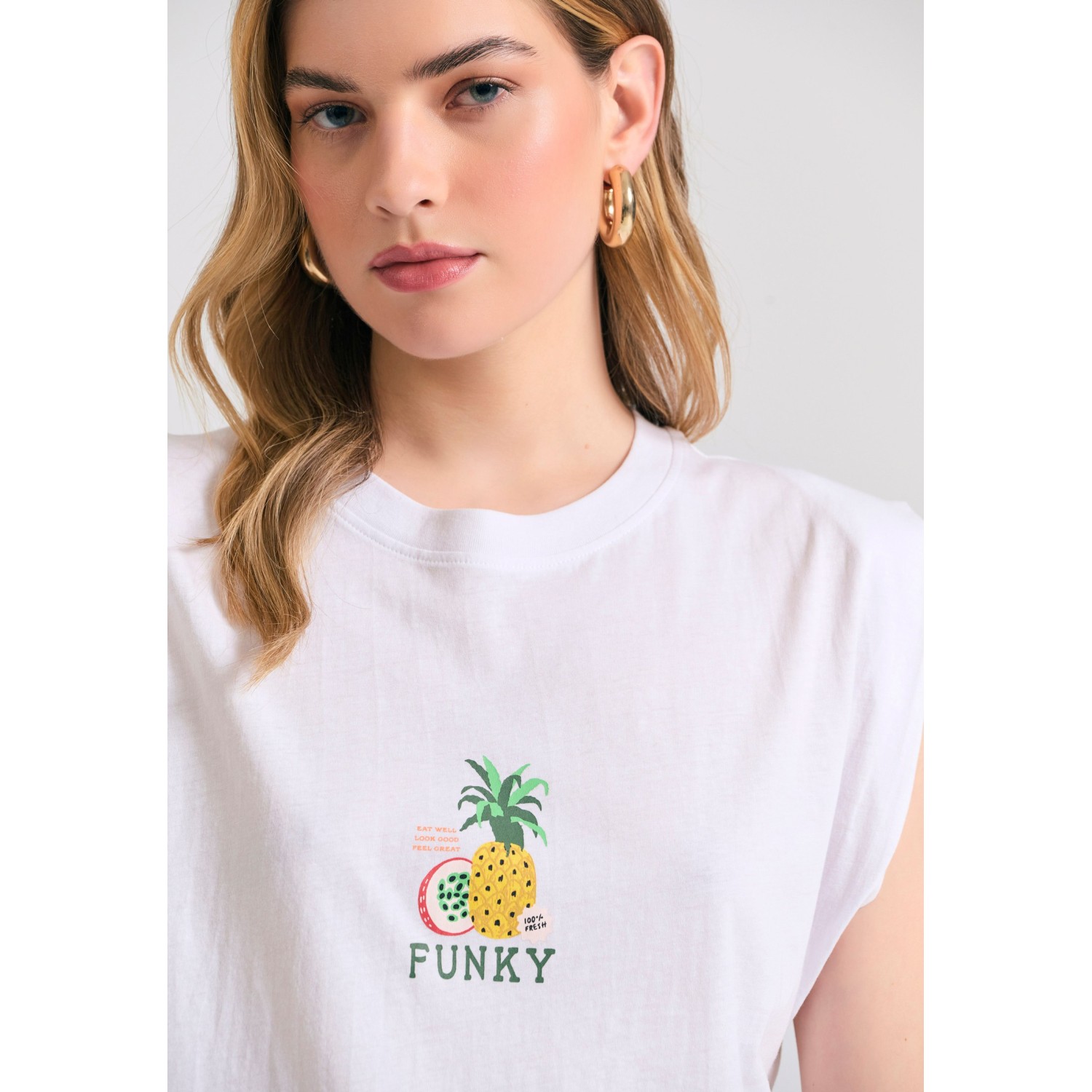Γυναικείο t-shirt με vintage τύπωμα στην πλάτη
