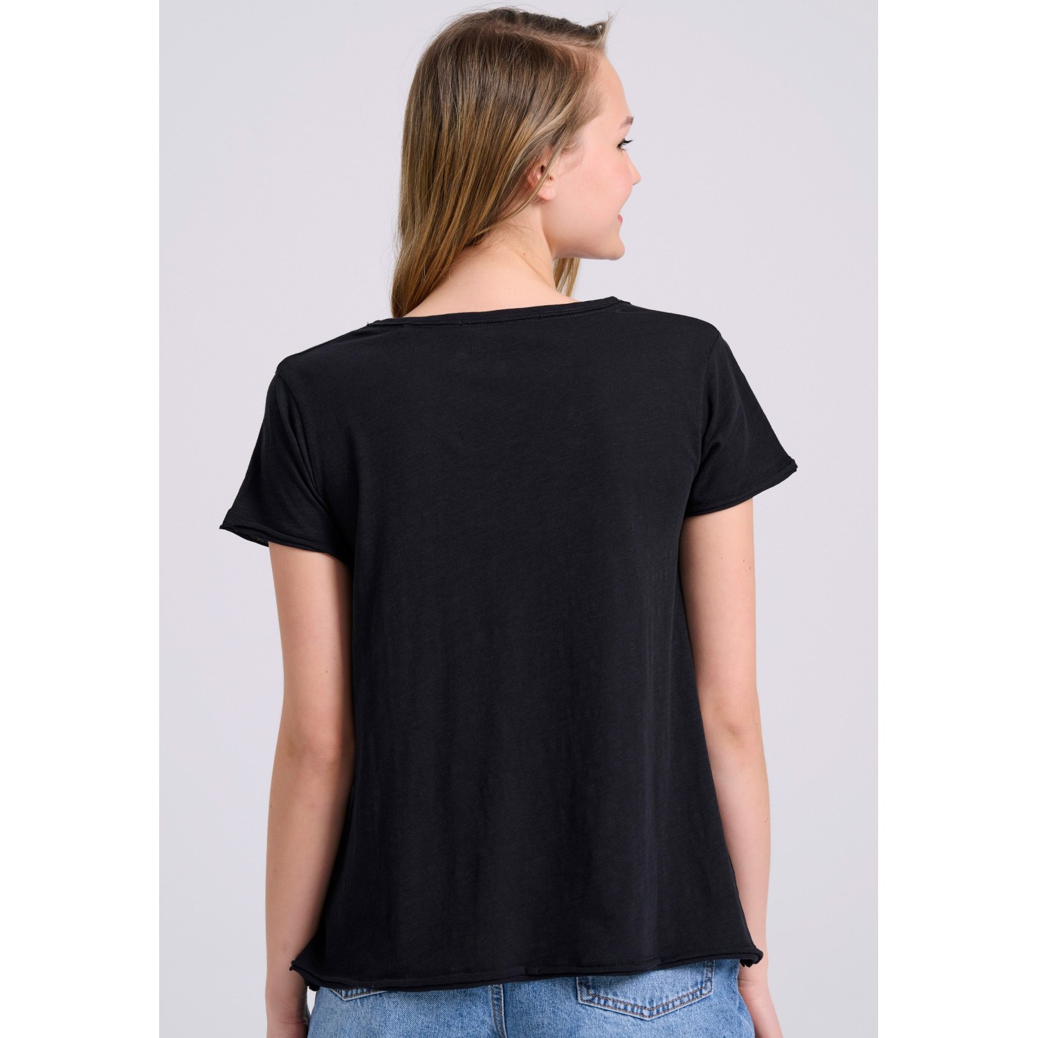 Γυναικείο t-shirt με στρογγυλή λαιμόκοψη - The ess