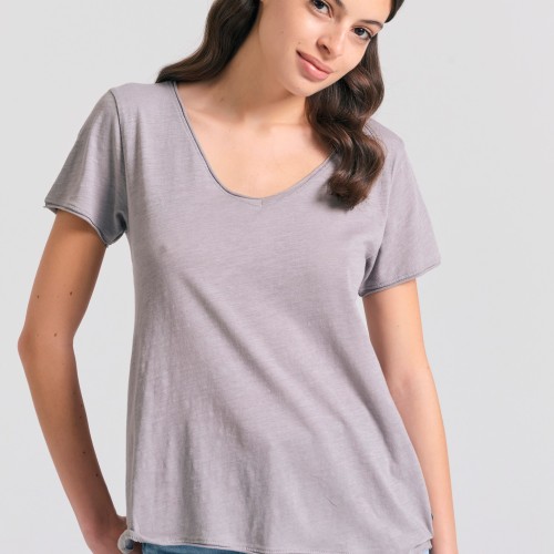 Γυναικείο V-neck t-shirt με raw edges - The essent