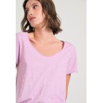 Γυναικείο V-neck t-shirt με raw edges - The essent