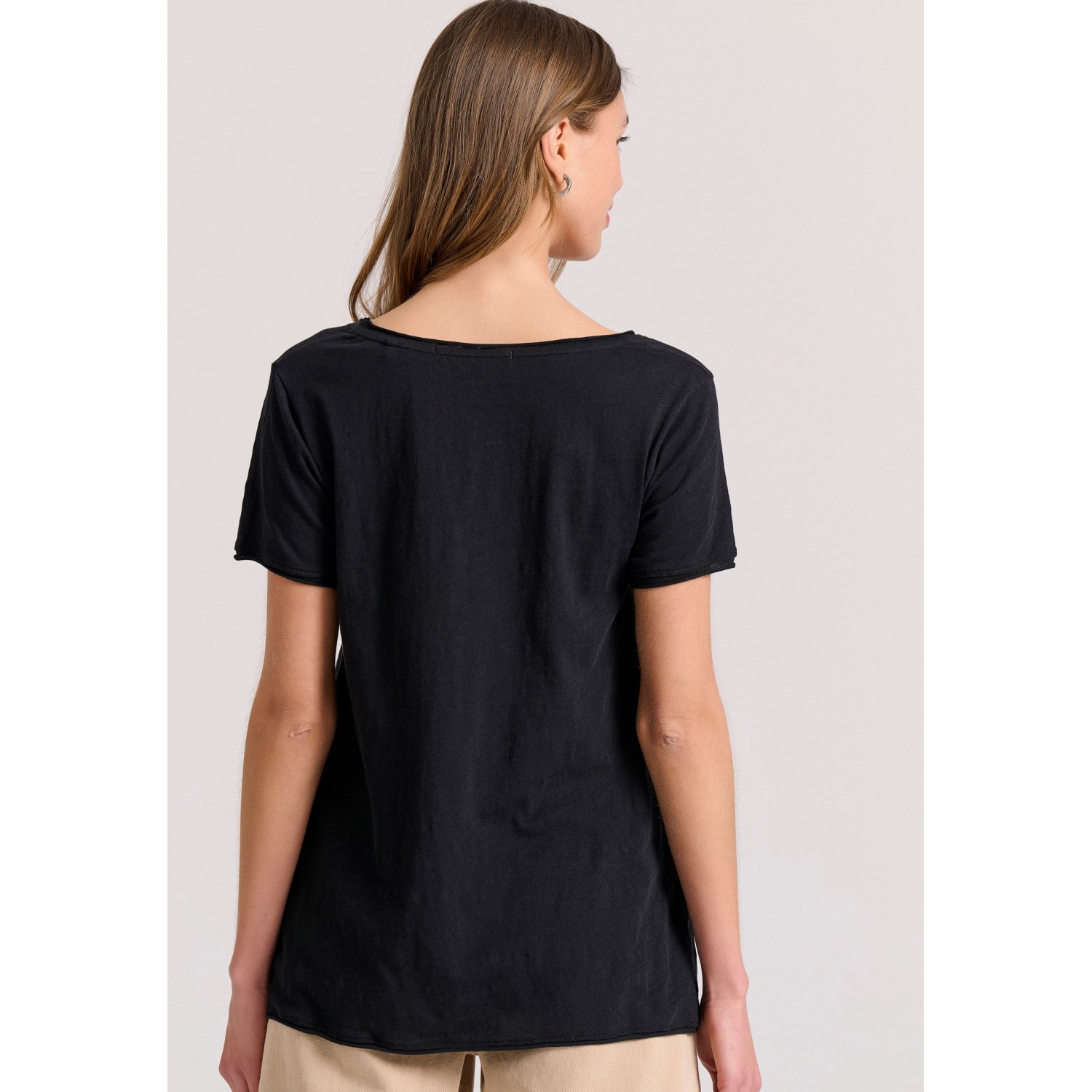 Γυναικείο V-neck μονόχρωμο t-shirt - The essential