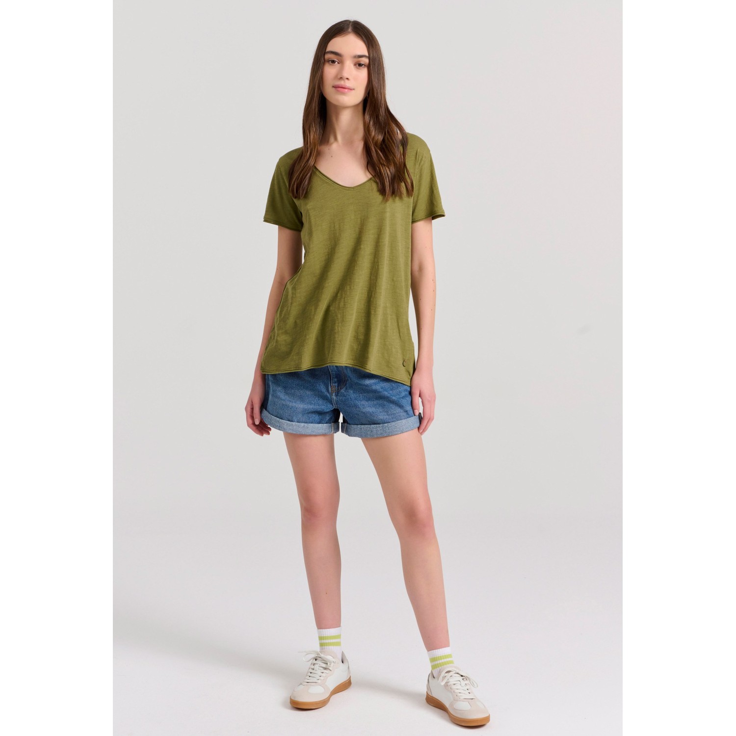 Γυναικείο V-neck μονόχρωμο t-shirt - The essential Γυναικείο V-neck μονόχρωμο t-shirt - The essential
