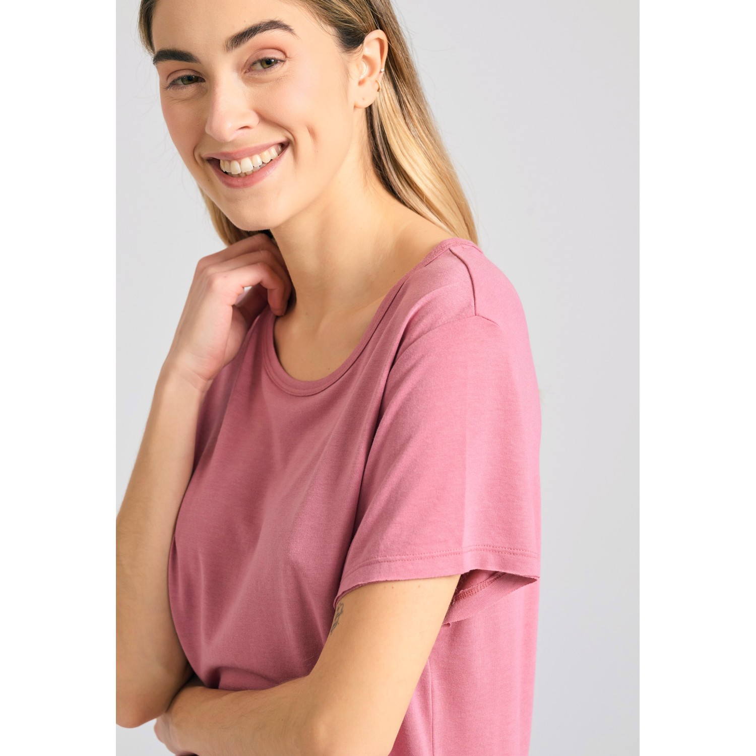 Γυναικείο μονόχρωμο t-shirt από βισκόζη Γυναικείο μονόχρωμο t-shirt από βισκόζη